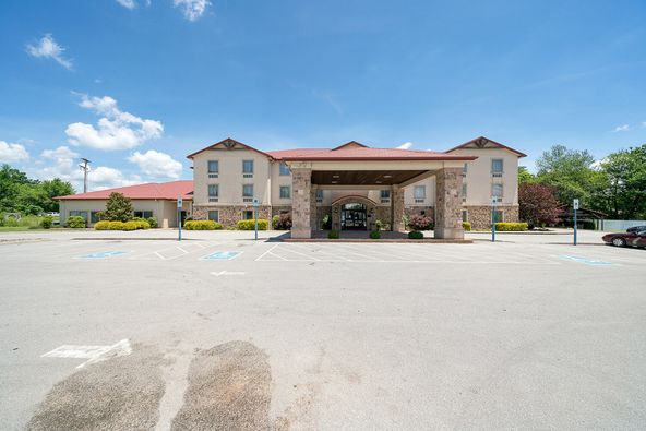 522 E Stratton Ave, Monterey, TN 38574